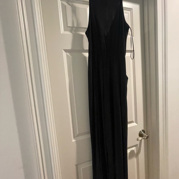 Elegant Black Jumpsuit - Picture 2 of 3